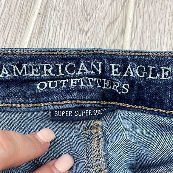 American Eagle Outfitters. Factory distressed/destroyed skinny denim jeans - Picture 4 of 10